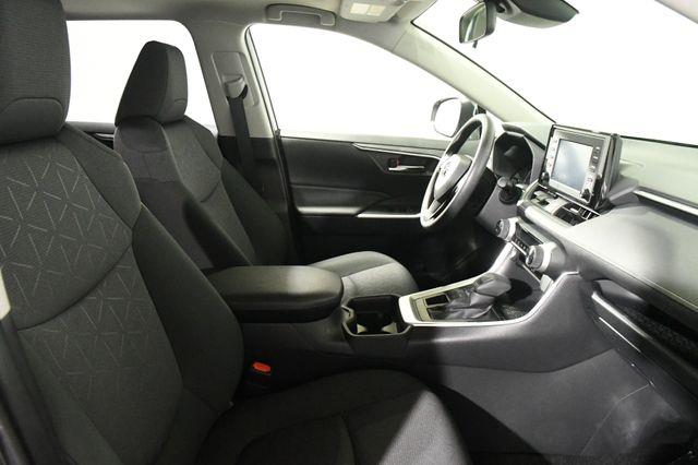 2019 Toyota RAV4 XLE photo