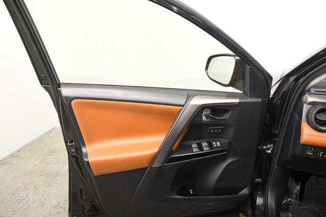 2017 Toyota RAV4 Hybrid Limited photo