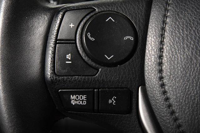 2017 Toyota RAV4 Hybrid Limited photo