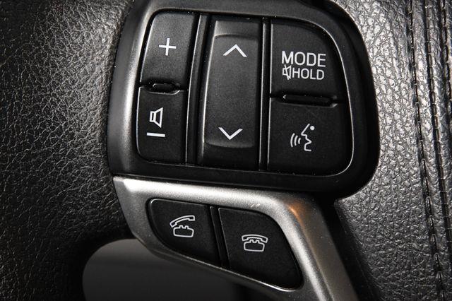 2017 Toyota Sienna LE Auto Access Seat photo
