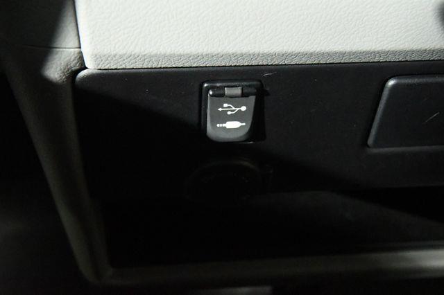 2017 Toyota Sienna LE Auto Access Seat photo