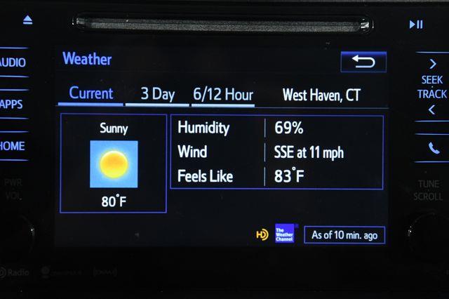 2017 Toyota Sienna LE Auto Access Seat photo