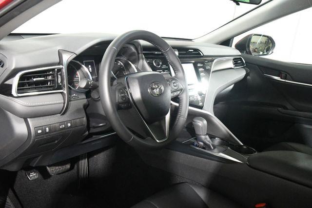 2018 Toyota Camry SE photo