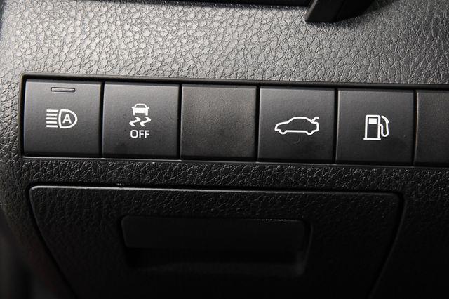 2018 Toyota Camry SE photo