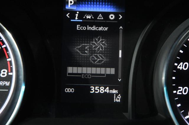 2018 Toyota Camry SE photo