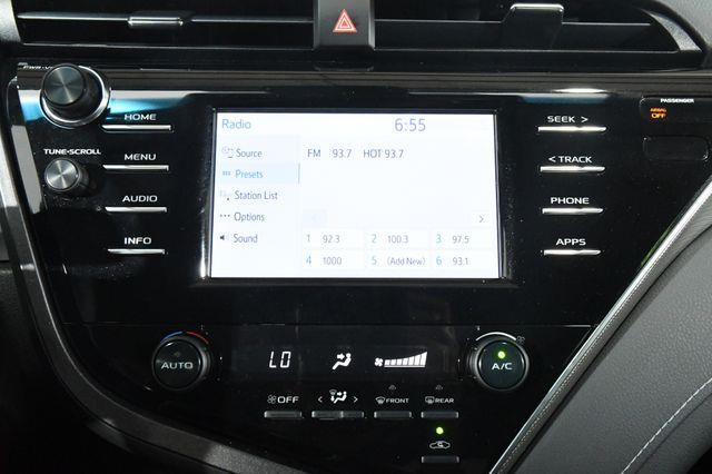2018 Toyota Camry SE photo