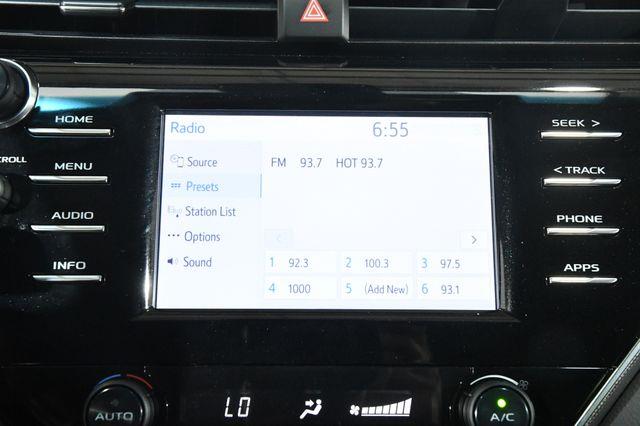 2018 Toyota Camry SE photo