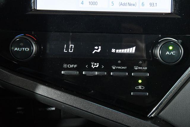 2018 Toyota Camry SE photo