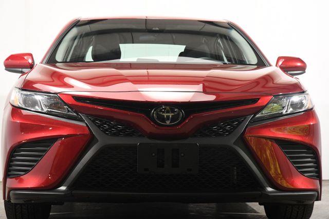 2018 Toyota Camry SE photo