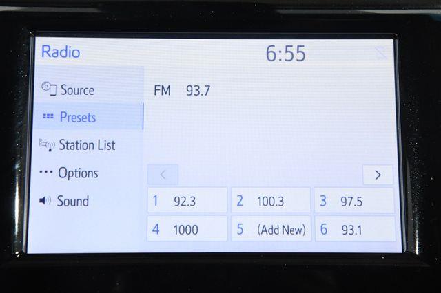 2018 Toyota Camry SE photo