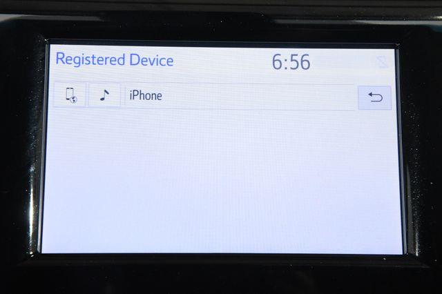 2018 Toyota Camry SE photo