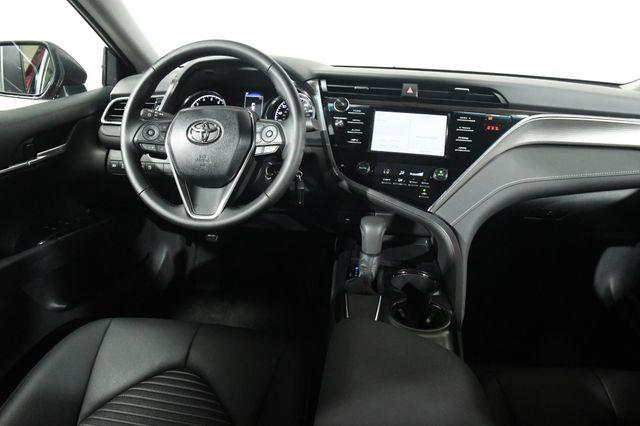 2018 Toyota Camry SE photo