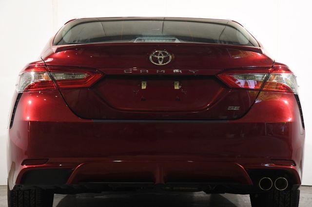 2018 Toyota Camry SE photo