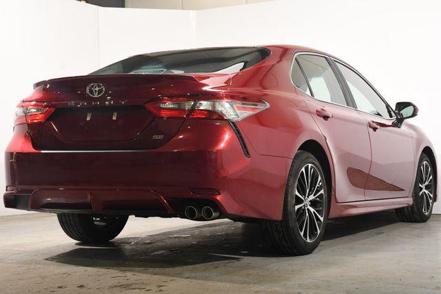 2018 Toyota Camry SE photo