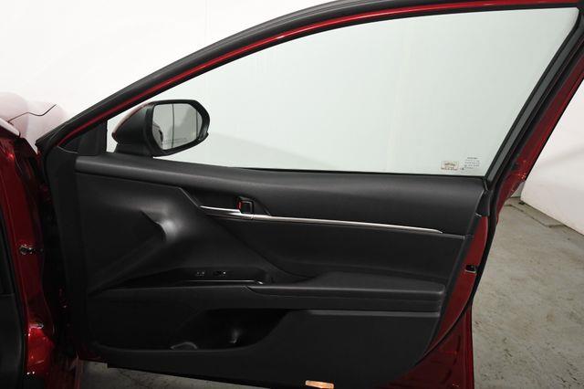 2018 Toyota Camry SE photo