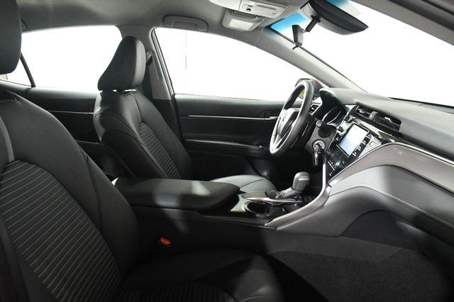 2018 Toyota Camry SE photo