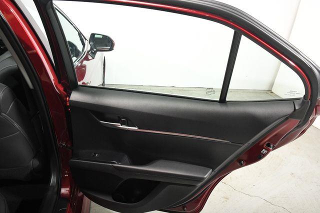 2018 Toyota Camry SE photo