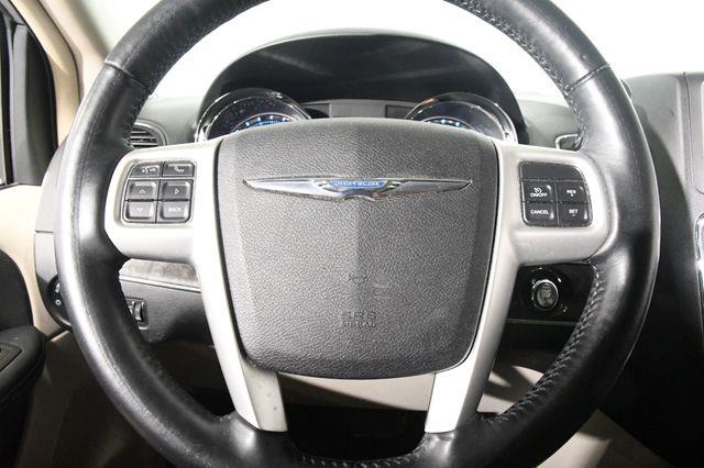 2014 Chrysler Town & Country Touring photo