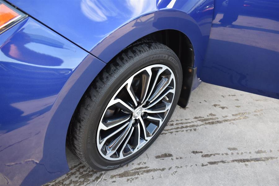 2016 Toyota Corolla 4dr Sdn Man S Plus (Natl) photo