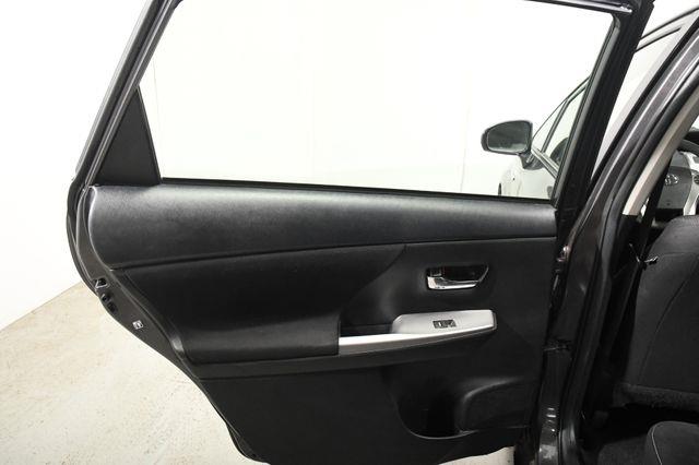 2017 Toyota Prius v Three photo