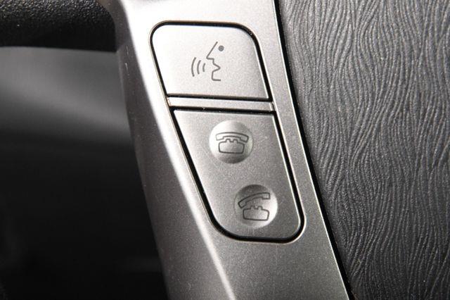 2017 Toyota Prius v Three photo