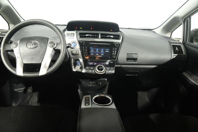 2017 Toyota Prius v Three photo