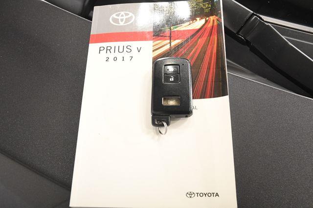 2017 Toyota Prius v Three photo