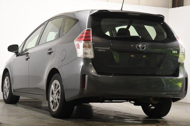 2017 Toyota Prius v Three photo