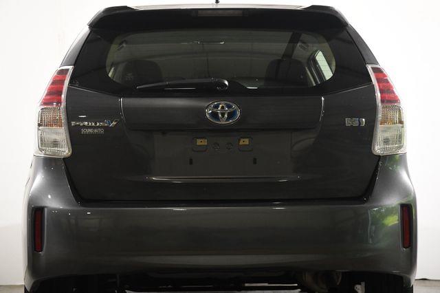 2017 Toyota Prius v Three photo