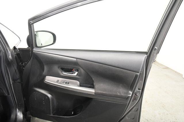 2017 Toyota Prius v Three photo