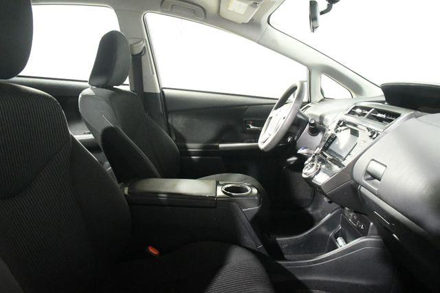 2017 Toyota Prius v Three photo