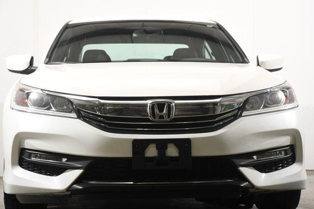 2016 Honda Accord Sport SE photo