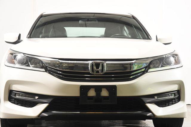 2017 Honda Accord Sport SE photo
