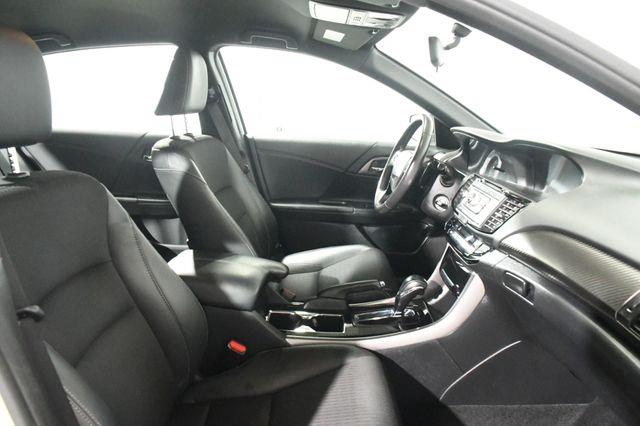 2017 Honda Accord Sport SE photo