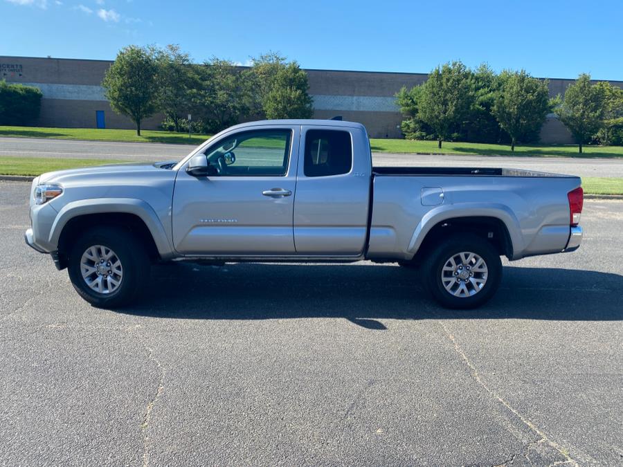 2016 Toyota Tacoma 4WD Access Cab I4 AT SR5 (Natl photo