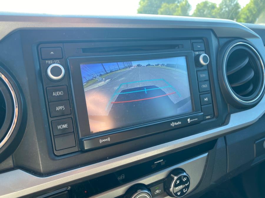 2016 Toyota Tacoma 4WD Access Cab I4 AT SR5 (Natl photo