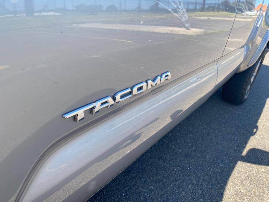 2016 Toyota Tacoma 4WD Access Cab I4 AT SR5 (Natl photo