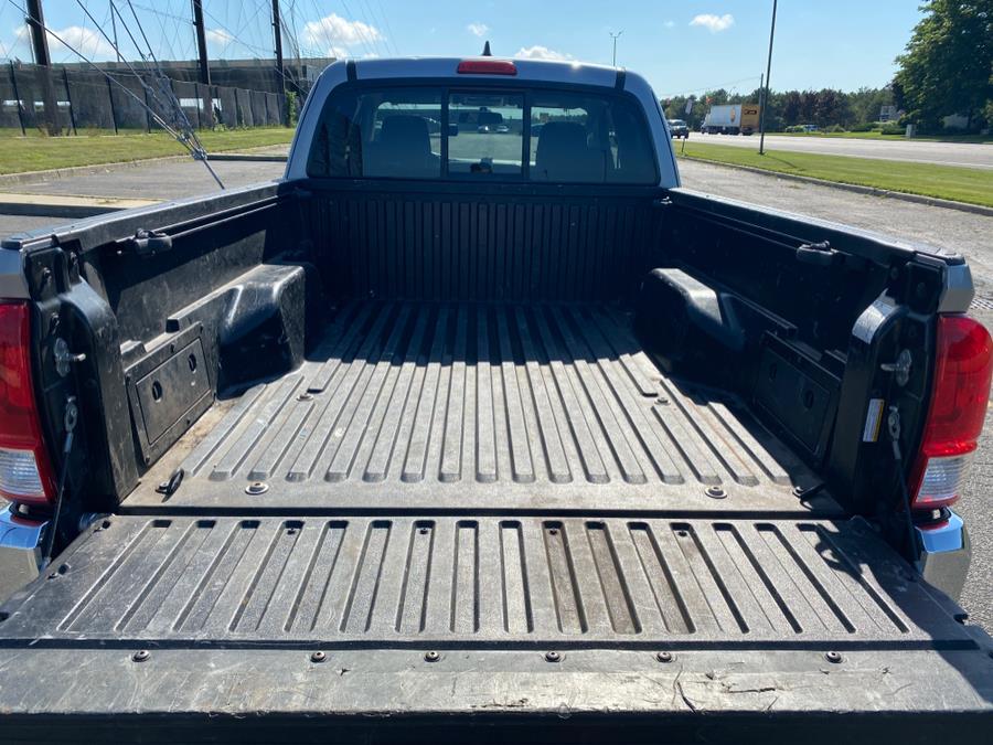 2016 Toyota Tacoma 4WD Access Cab I4 AT SR5 (Natl photo