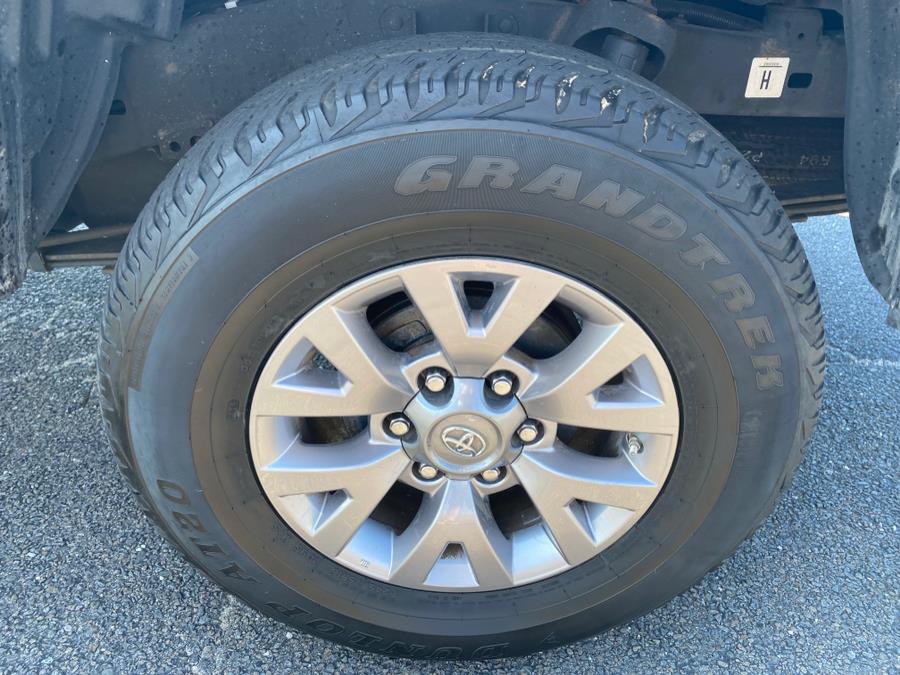 2016 Toyota Tacoma 4WD Access Cab I4 AT SR5 (Natl photo