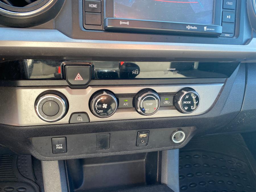 2016 Toyota Tacoma 4WD Access Cab I4 AT SR5 (Natl photo