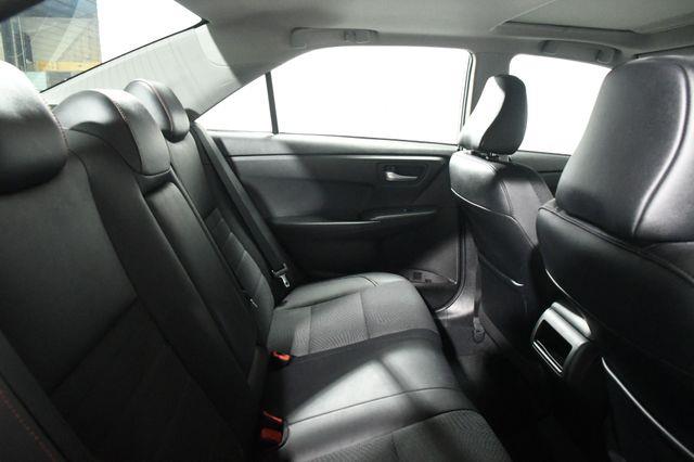 2017 Toyota Camry SE w/ Sunroof photo