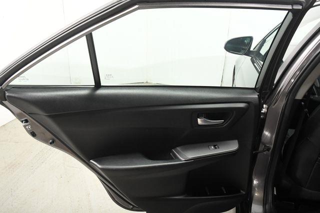 2017 Toyota Camry SE w/ Sunroof photo