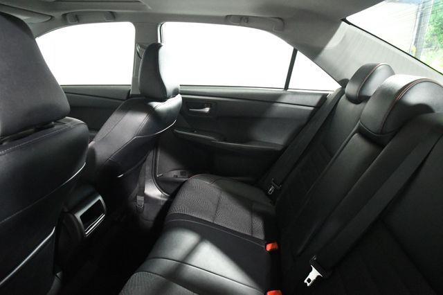 2017 Toyota Camry SE w/ Sunroof photo