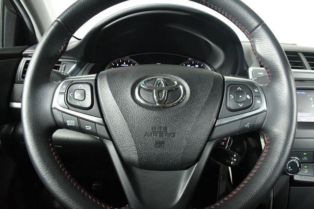 2017 Toyota Camry SE w/ Sunroof photo