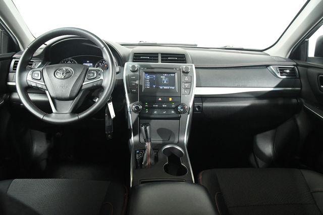 2017 Toyota Camry SE w/ Sunroof photo