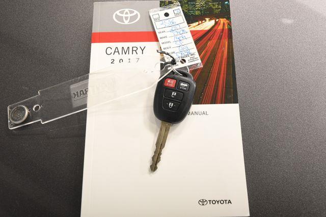 2017 Toyota Camry SE w/ Sunroof photo