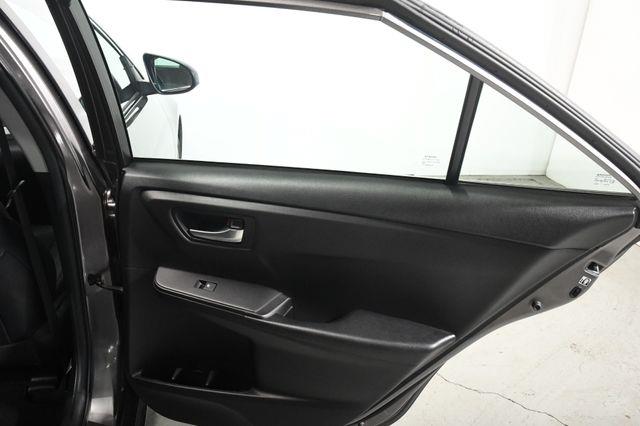 2017 Toyota Camry SE w/ Sunroof photo