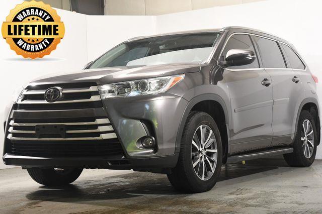 The 2018 Toyota Highlander XLE photos