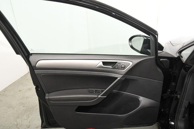 2015 Volkswagen Golf SportWagen TDI S photo
