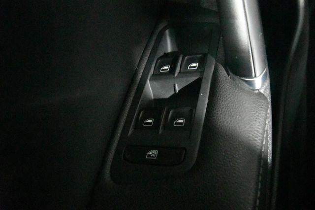 2015 Volkswagen Golf SportWagen TDI S photo